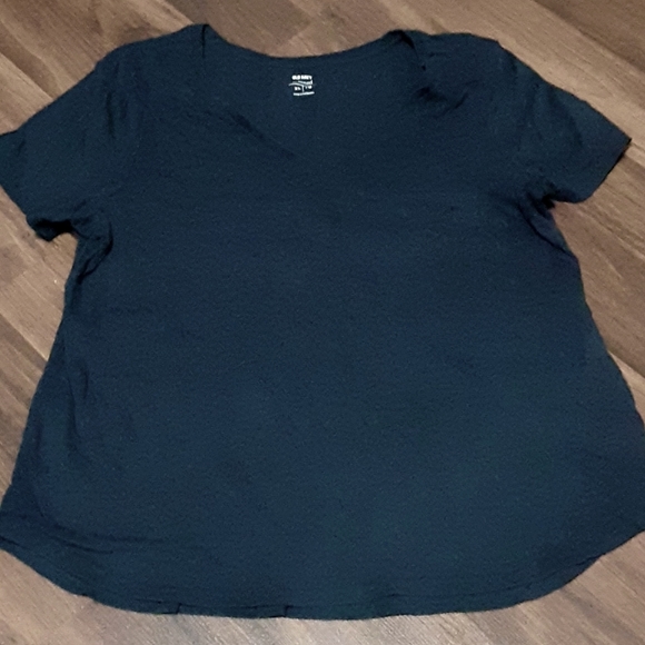 Old Navy Tops - Old Navy Relaxed fit V-neck t-shirt